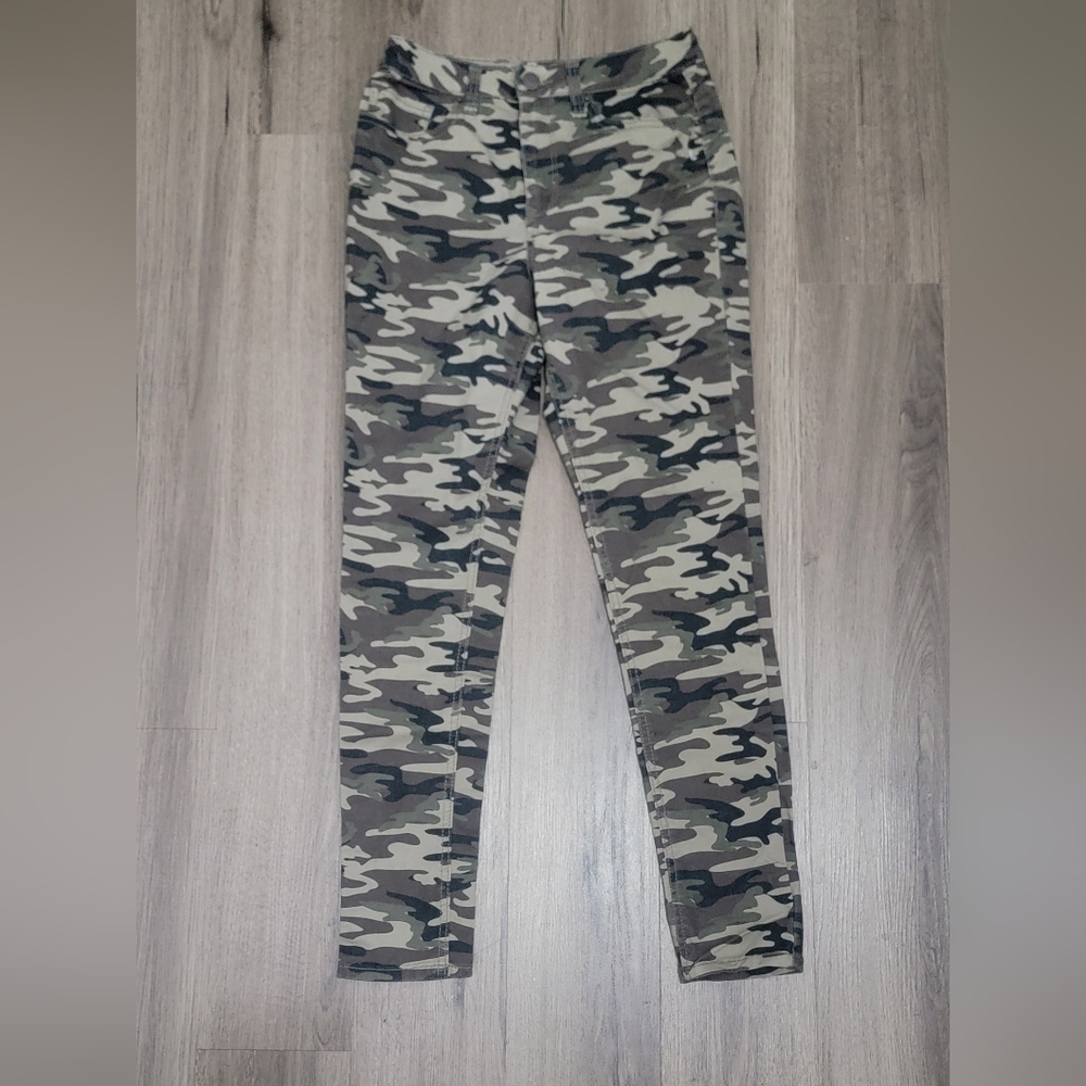 Camouflage Print Pants